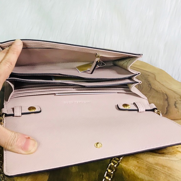 Michael Kors Jet Set Large Phone Crossbody Bag - Picture 5 of 8